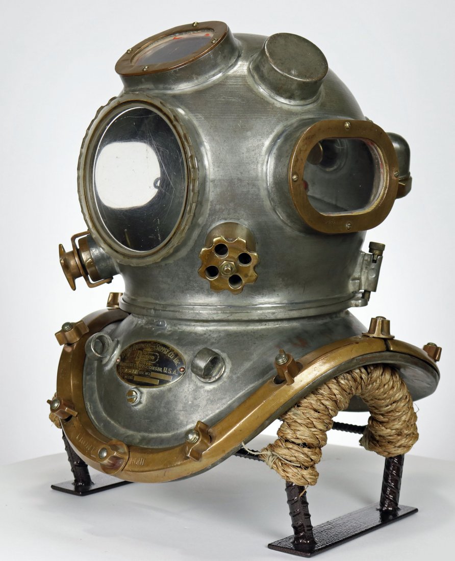 DESCO Custom Hazardous Environments Diving Helmet (1 of 13)