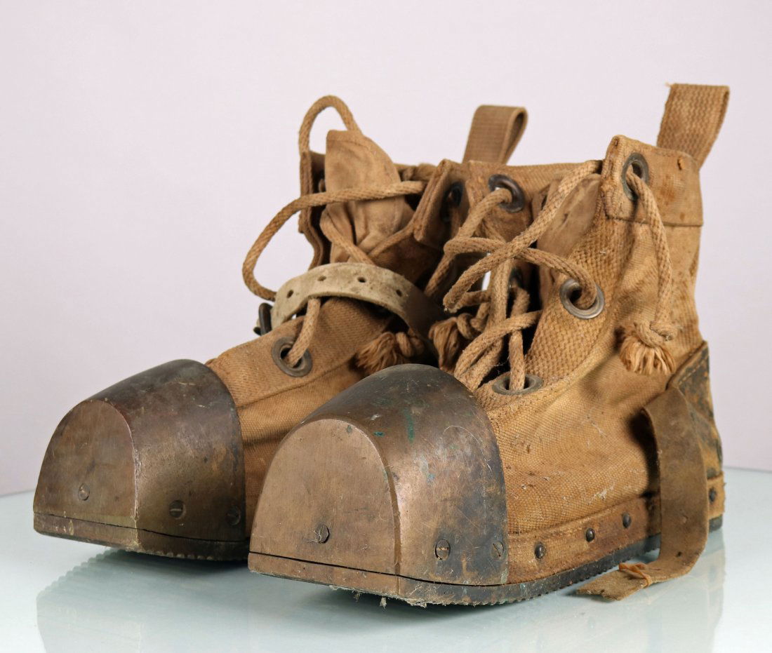 Pair of US Navy Lightweight Canvas / Brass Diving Boots (1 of 6)