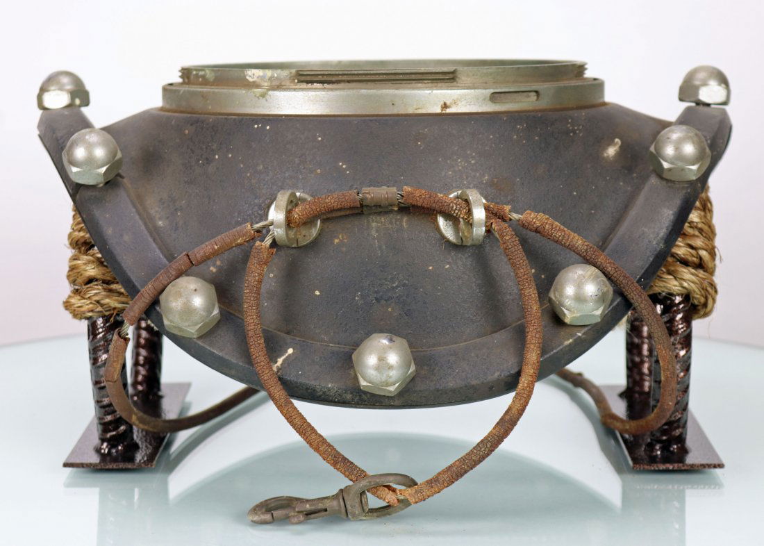 Swindell Model 2000 Diving Helmet 12 Bolt Breastplate (1 of 5)