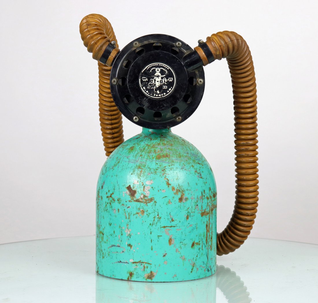 US Divers Jet Air Black Cycolac Regulator 1960s: Unique U.S. Divers Aqua-Lung Jet Air double hose regulator. This example features the black cycolac body. These were produced in early 1960s. Vintage yellow hose and black mouthpiece are in fair condi