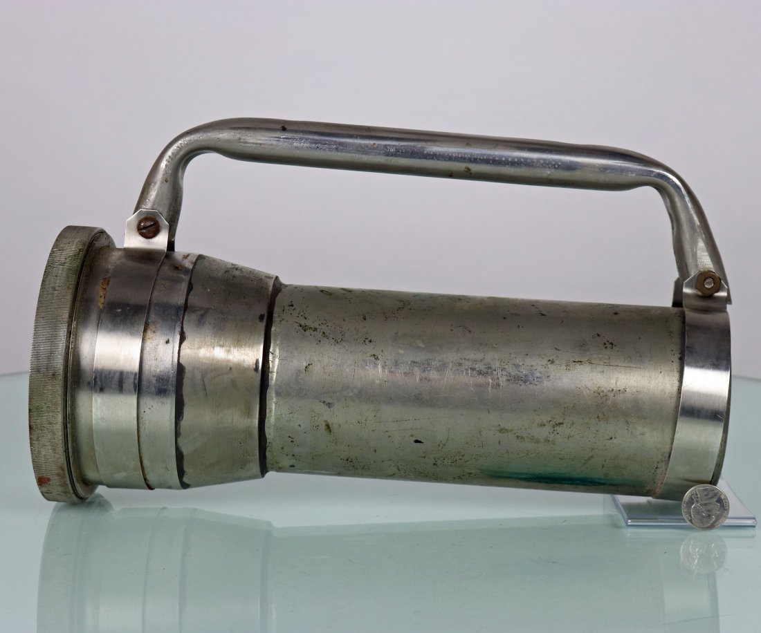 Large Underwater Flashlight With Detachable Handle (1 of 4)