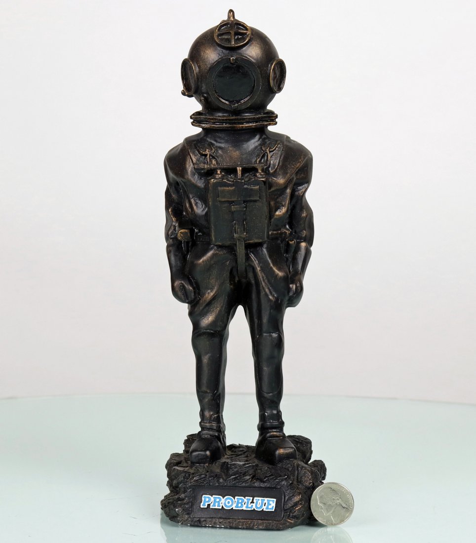Detailed Draeger German Diving Helmet Diver Statue (1 of 5)