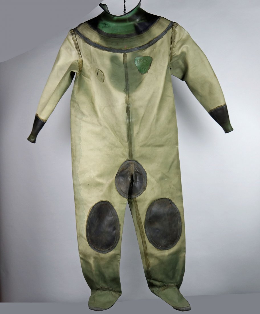 Vintage Soviet / Russian 3 Bolt Diving Helmet Suit (1 of 5)
