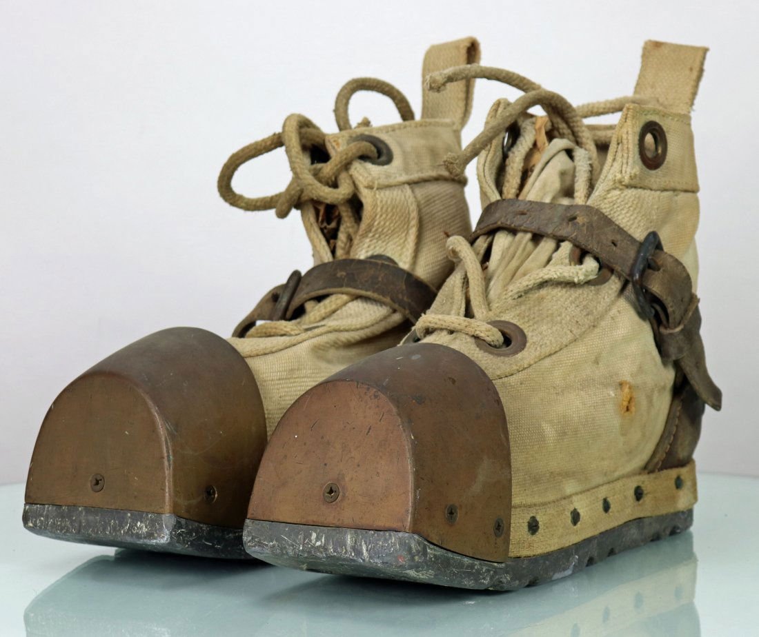 US Navy Heavyweight Diving Shoes (1 of 6)