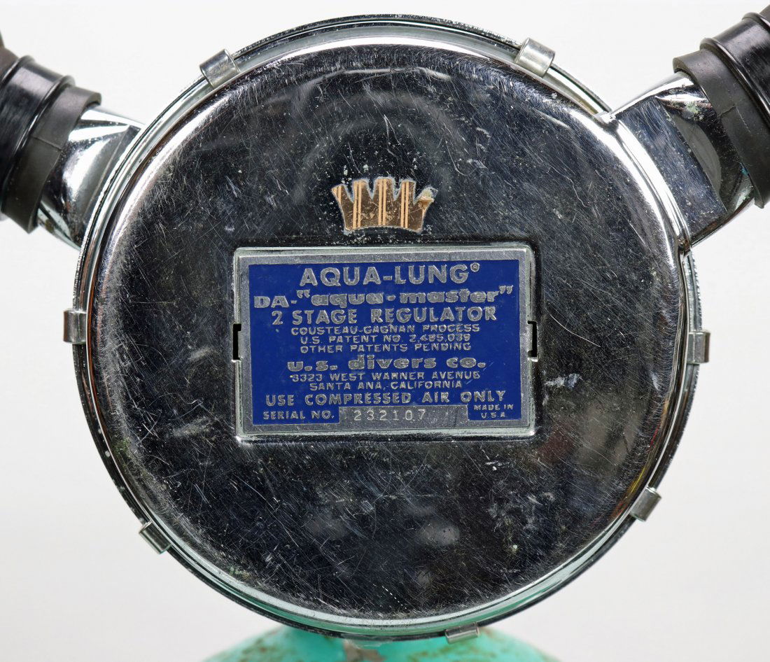 Aqua-Lung DA Aqua Master Blue Label Double Hose Reg: US Divers Aqua-Lung DA Aqua-Master 2 stage double hose regulator dating to the 1962 to 1969 time period. Serial number 232107 is easy to see along with the West Warner Ave. address. Black hose with co