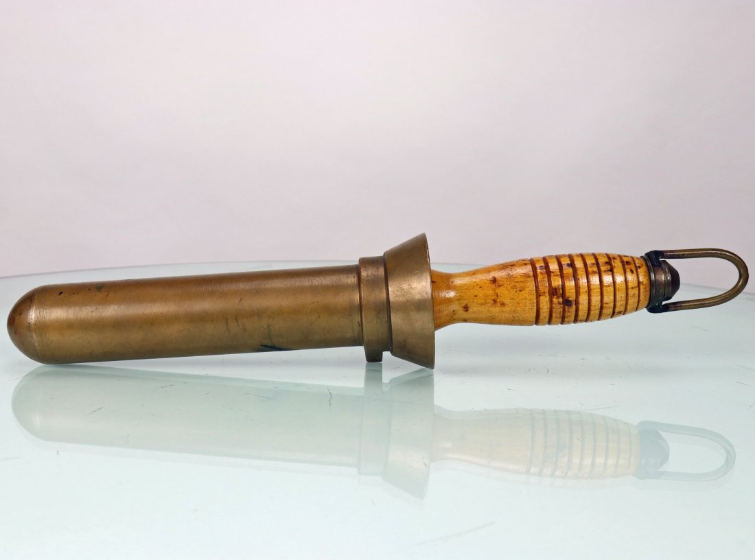 KA-BAR US Navy Standard Divers Mark V Knife WW2: This is a very seldom found United States Navy standard divers knife, aka Mark V knife. This one was made by Union Cutlery Company and is the famous KA-BAR. The knife has a coating of very old and pos