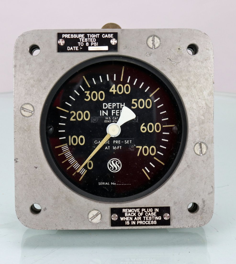 Vintage Depth In Feet Submarine Gauge (1 of 4)