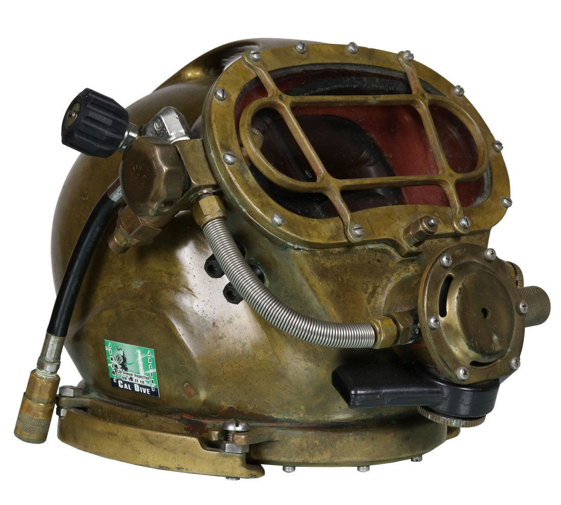 Miller Diving Model 400 Bronze Diving Helmet (1 of 11)