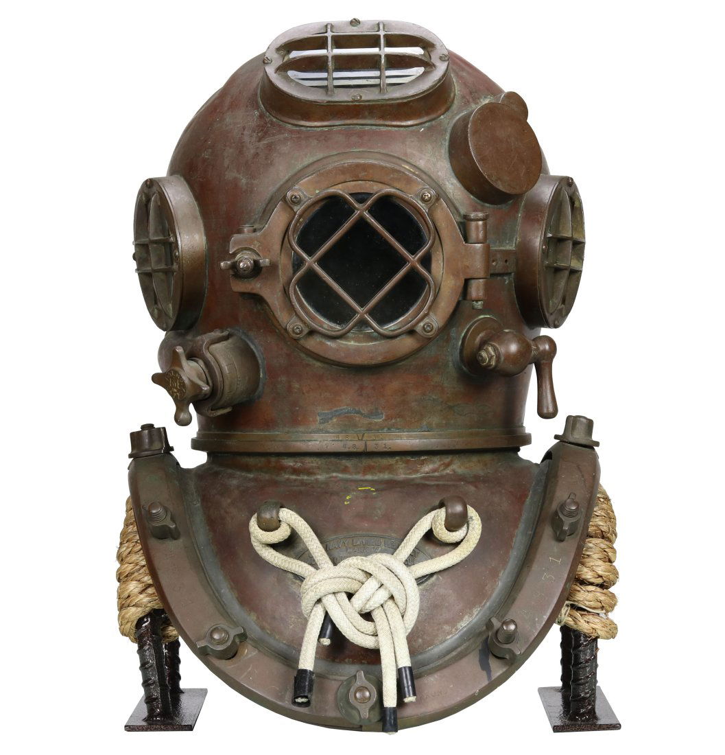 Morse United States Navy Mark V 1944 Diving Helmet (1 of 12)