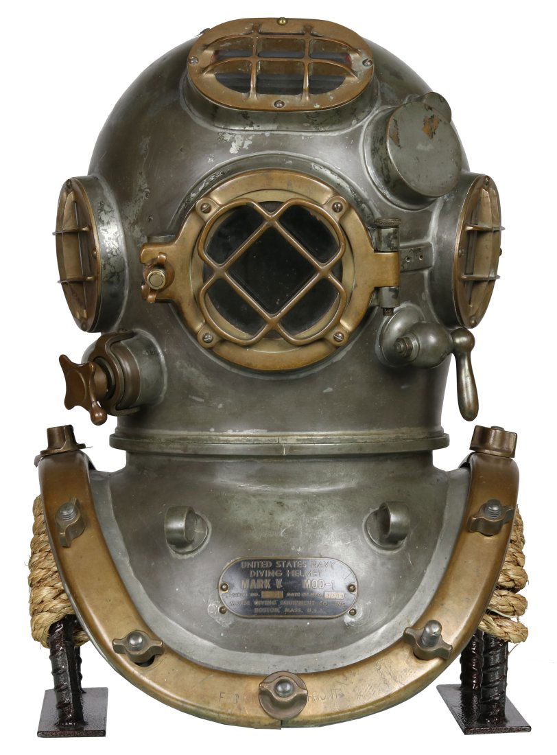 US Navy Mark V DESCO 1945 Diving Helmet (1 of 13)