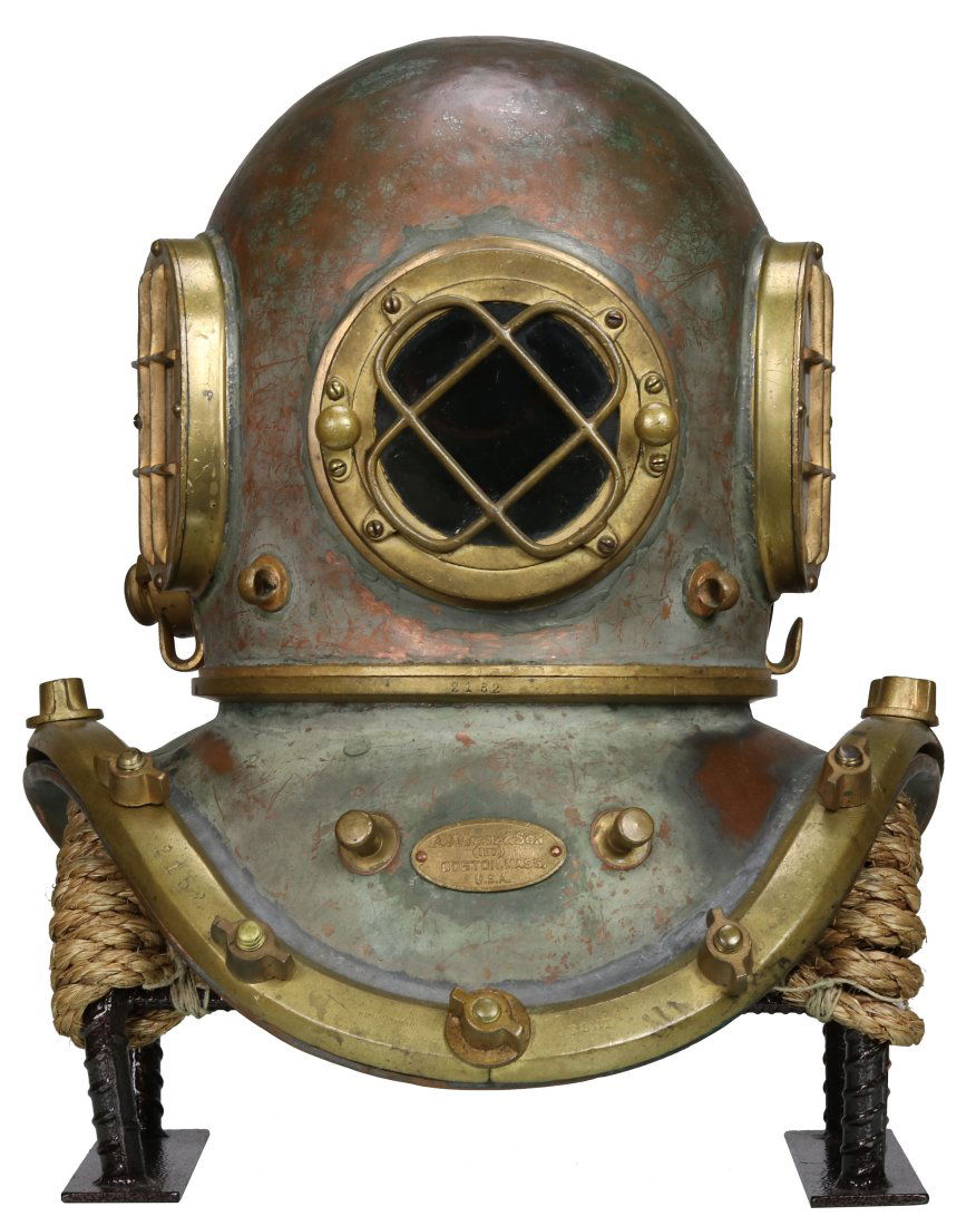 A.J. Morse & Son 1916 Antique Diving Helmet (1 of 13)