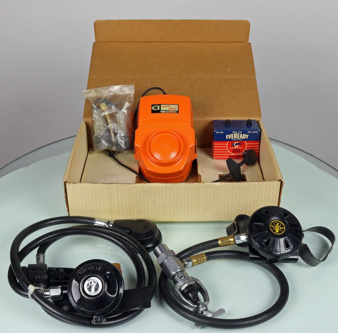 Yack-Yack In Original Box + 2 US Diver Regulators (1 of 5)