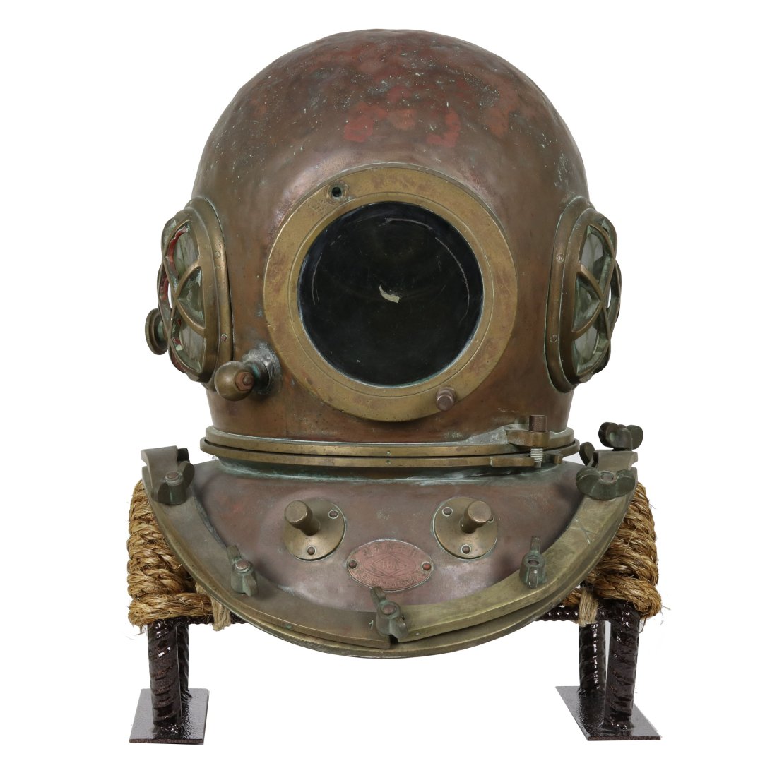 Pre-1944 Japanese TOA Diving Apparatus Helmet (1 of 12)