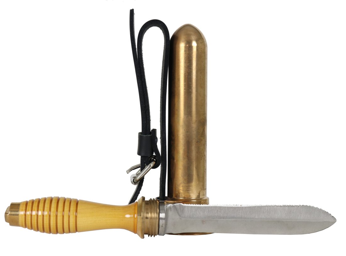 New Old Stock DESCO USN Mark V Dive Knife (1 of 6)