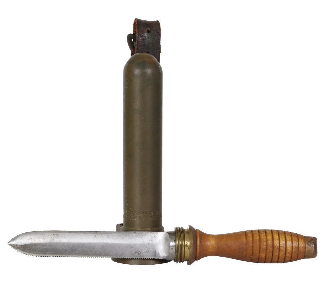 WW2 Morse Mark V Dive Knife With USN Inspection Stamp (1 of 10)
