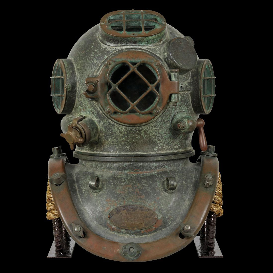 Rare 1943 DESCO Small Volume US Navy Mark V Diving Helmet (1 of 12)
