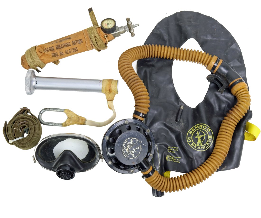 Vintage Scuba Equipment w/ US Divers Jet Air Double Hose Regulator (1 of 5)