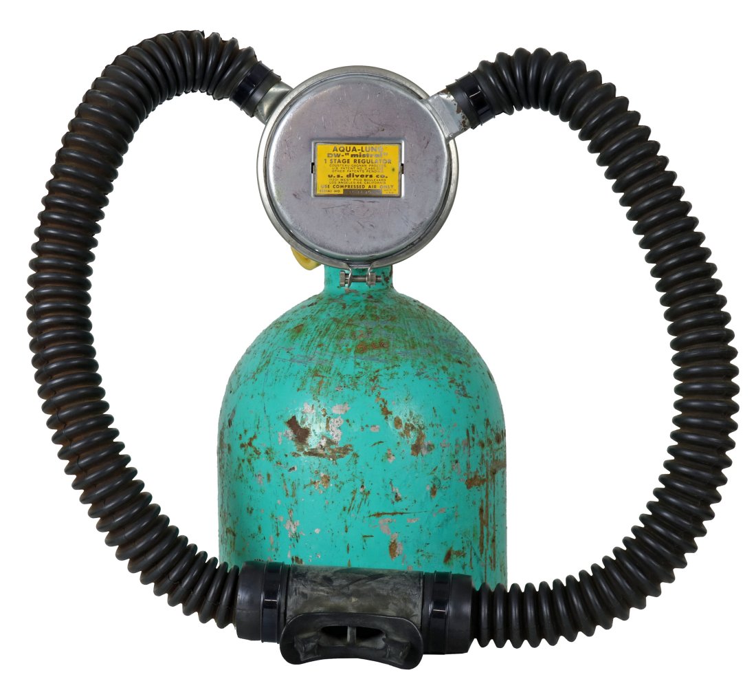 Early 1960s US Divers Aqua-Lung DW Mistral Double Hose Regulator (1 of 4)