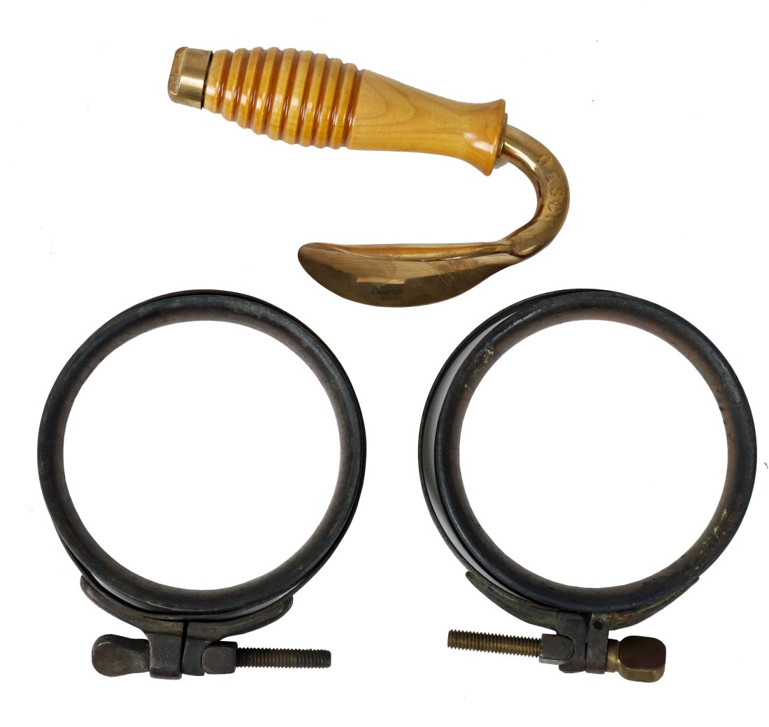 DESCO Divers Cuff Expander & Schrader Cuff Rings (1 of 2)