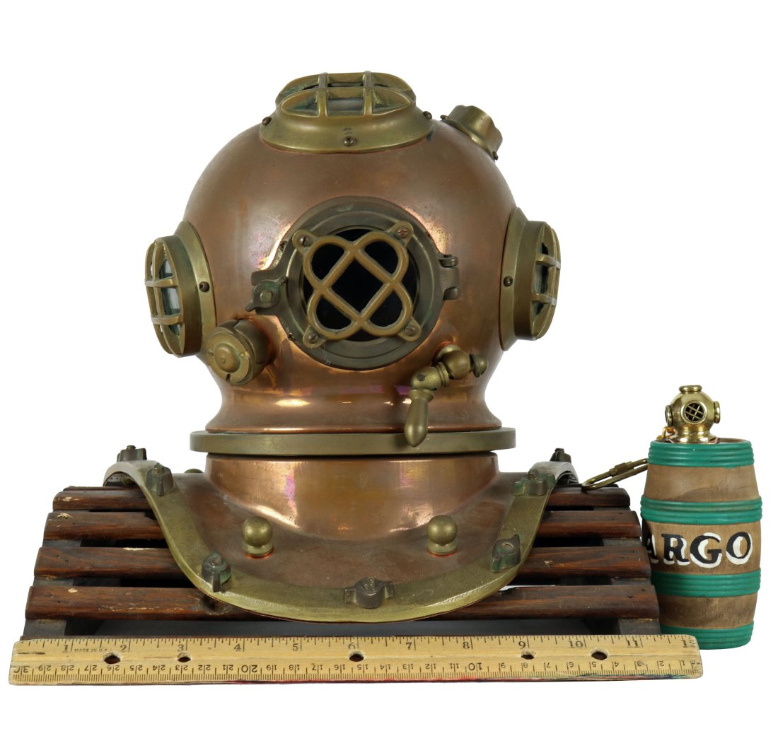 ½ Size Copper & Brass Miniature Diving Helmet & Keychain (1 of 3)