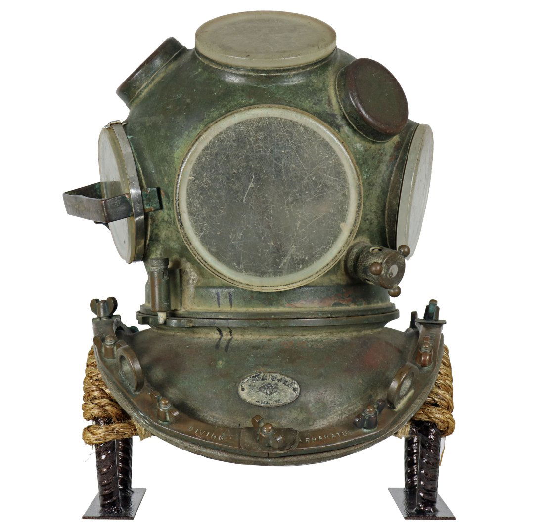 Yokohama Diving Apparatus 4 Light 12 Bolt Diving Helmet (1 of 10)