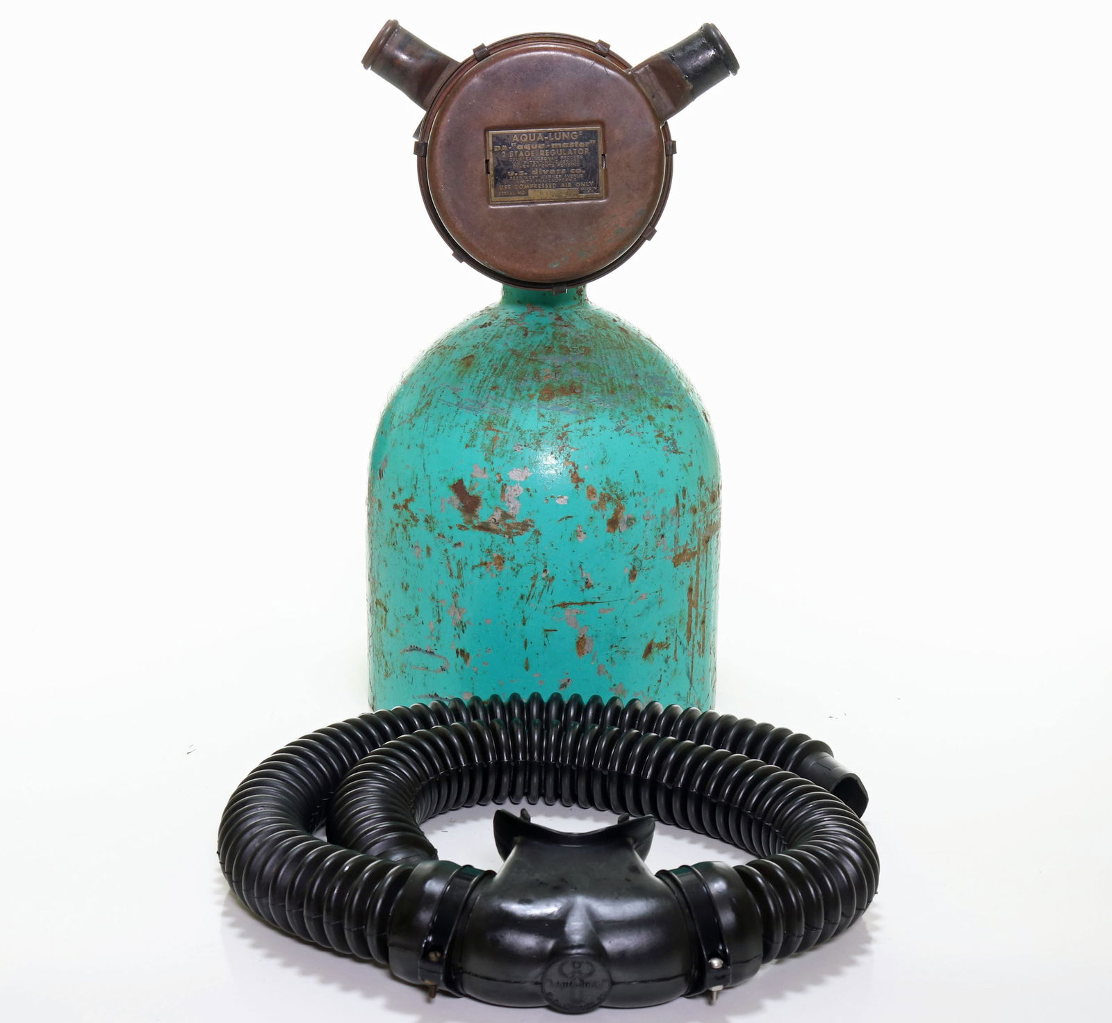 USD Aqua Master US Navy Non Magnetic Double Hose Regulator (1 of 4)