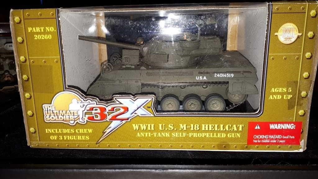 WWII US M-18 HELLCAT ULTIMATE SOLDIER IN 1:32: WWII US M-18 HELLCAT ULTIMATE SOLDIER IN 1:32 SCALE ANTI TANK SELF PROPELLED GUN WITH CREW OF 3