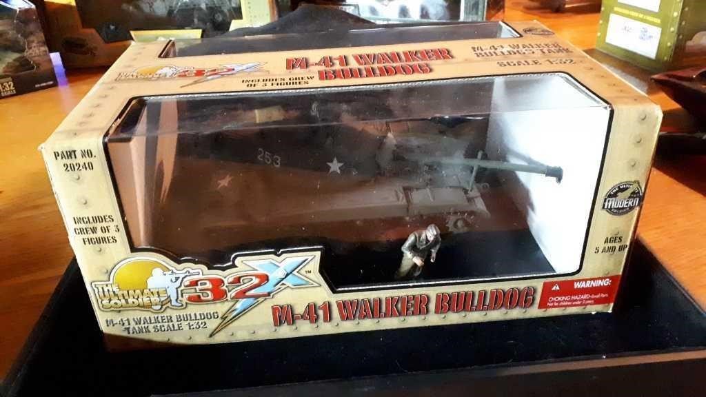 THE ULTIMATE SOLDIER M-41WALKER BULLDOG: COMES WITH A CREW OF 3 DONE IN 1:32 SCALE