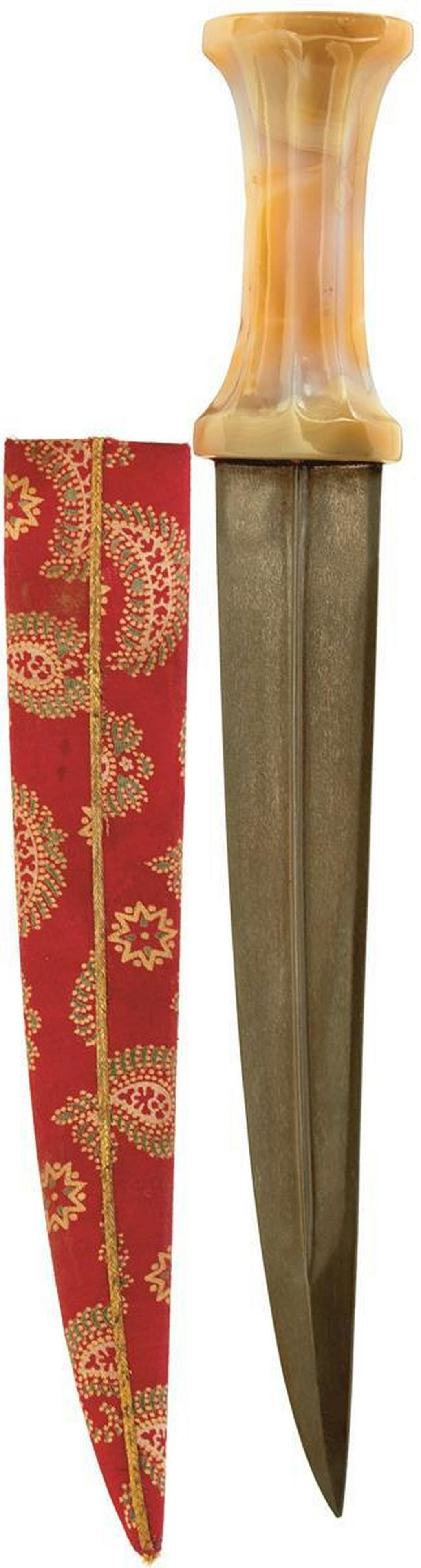 A MODERN AGATE HILTED JAMBIYA IN THE MUGHAL STYLE, (1 of 8)