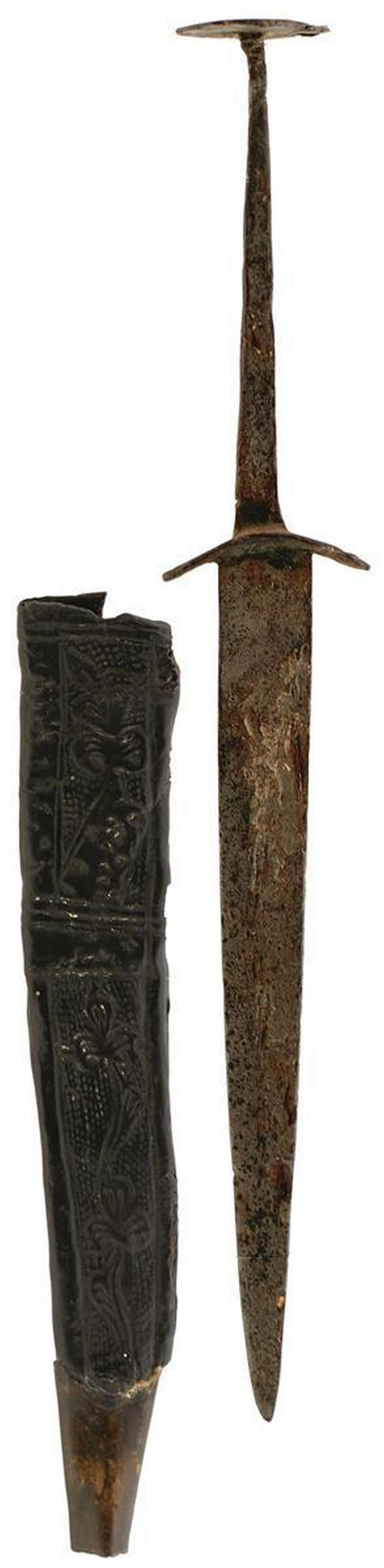 A MEDIEVAL PERIOD DAGGER, 17cm blade, characteristic (1 of 9)