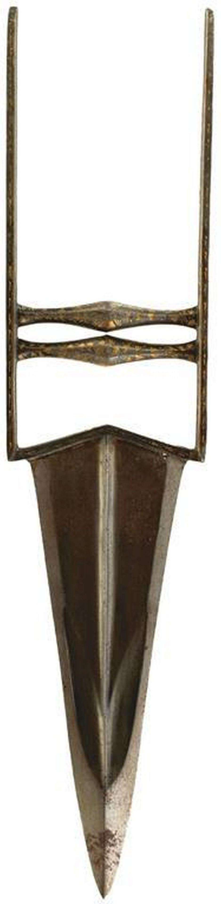 AN 18TH CENTURY MUGHAL INDIAN WOOTZ DAMASCUS KATAR,: AN 18TH CENTURY MUGHAL INDIAN WOOTZ DAMASCUS KATAR, 19.5cm broad fullered blade with raised medial ridge and drawn out to an armour piercing tip, characteristic hilt with double baluster grip, profuse