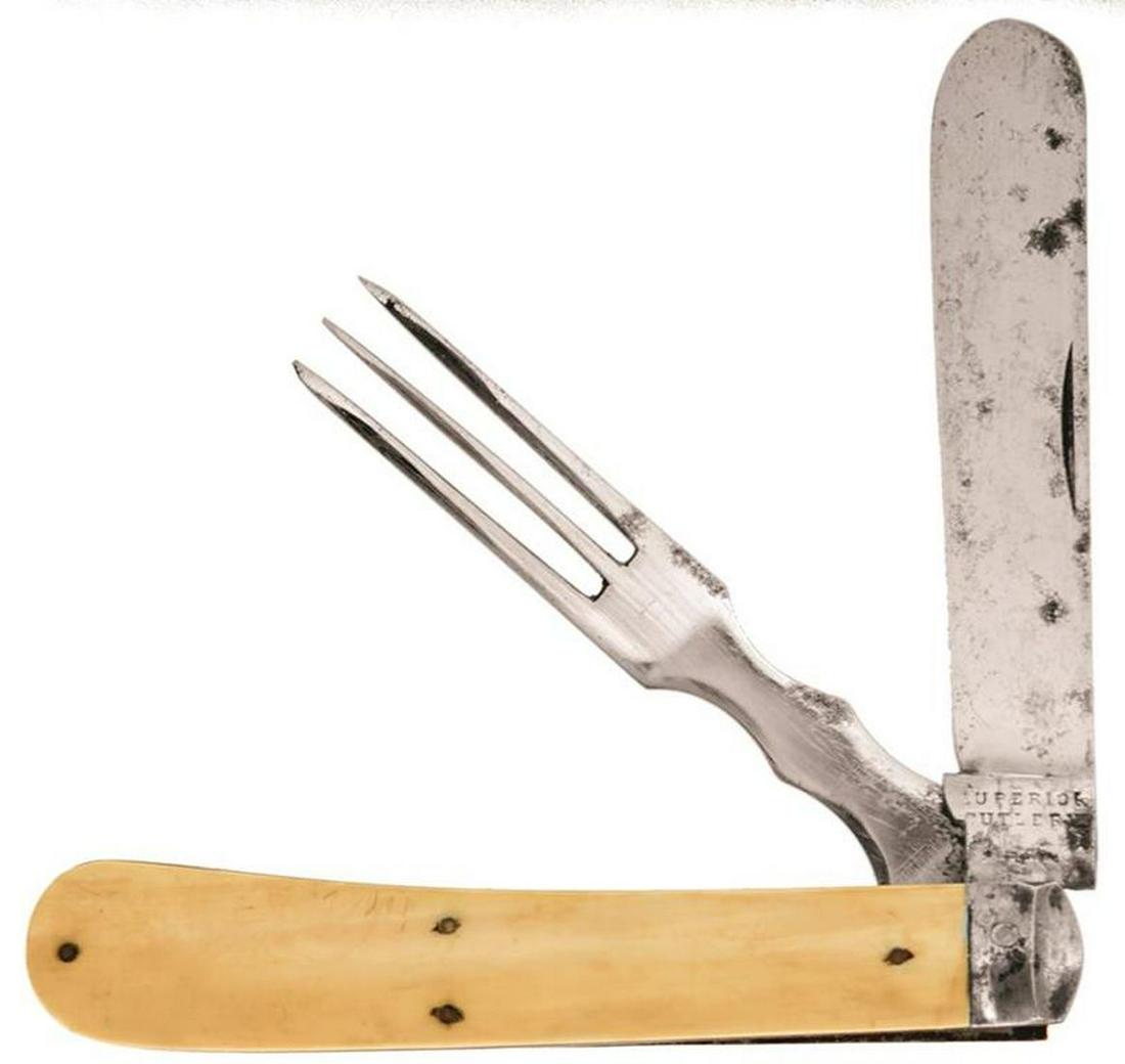 A BOER WAR PERIOD CAMPAIGN KNIFE AND FORK SET, 8.5cm: A BOER WAR PERIOD CAMPAIGN KNIFE AND FORK SET, 8.5cm blade stamped SUPERIOR CUTLERY, three pronged fork, the brass mounted frame locking each section together, polished horn grips.