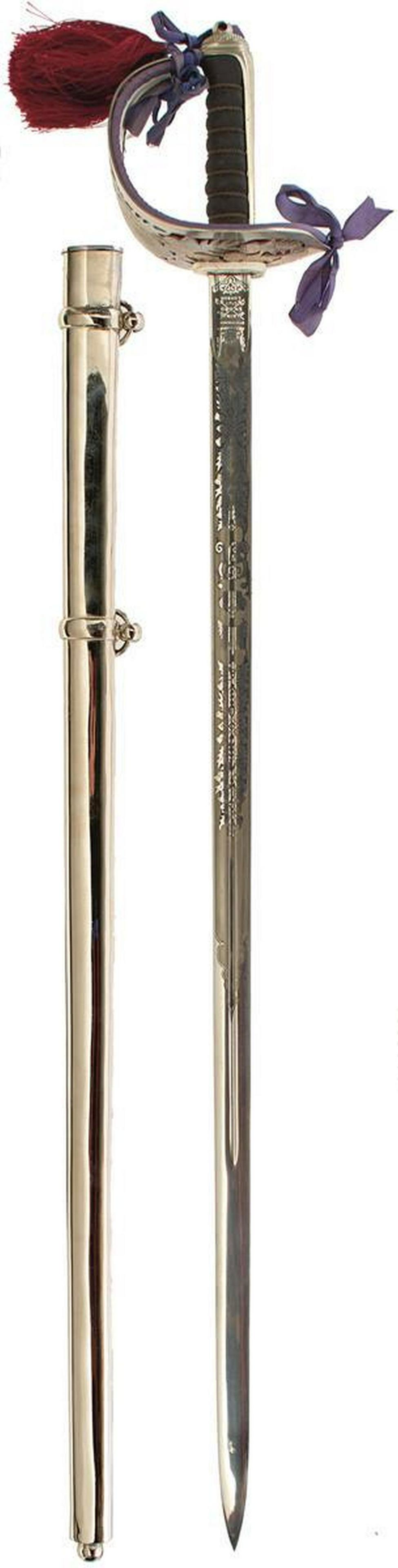 A GOOD KING'S OWN SCOTTISH BORDERERS FIELD OFFICER'S SWORD: A GOOD KING'S OWN SCOTTISH BORDERERS FIELD OFFICER'S SWORD, 82.5cm clean fullered blade by Wilkinson, decorated with thistles, regimental badge and crowned GVR cypher, regulation pierced plated hilt d