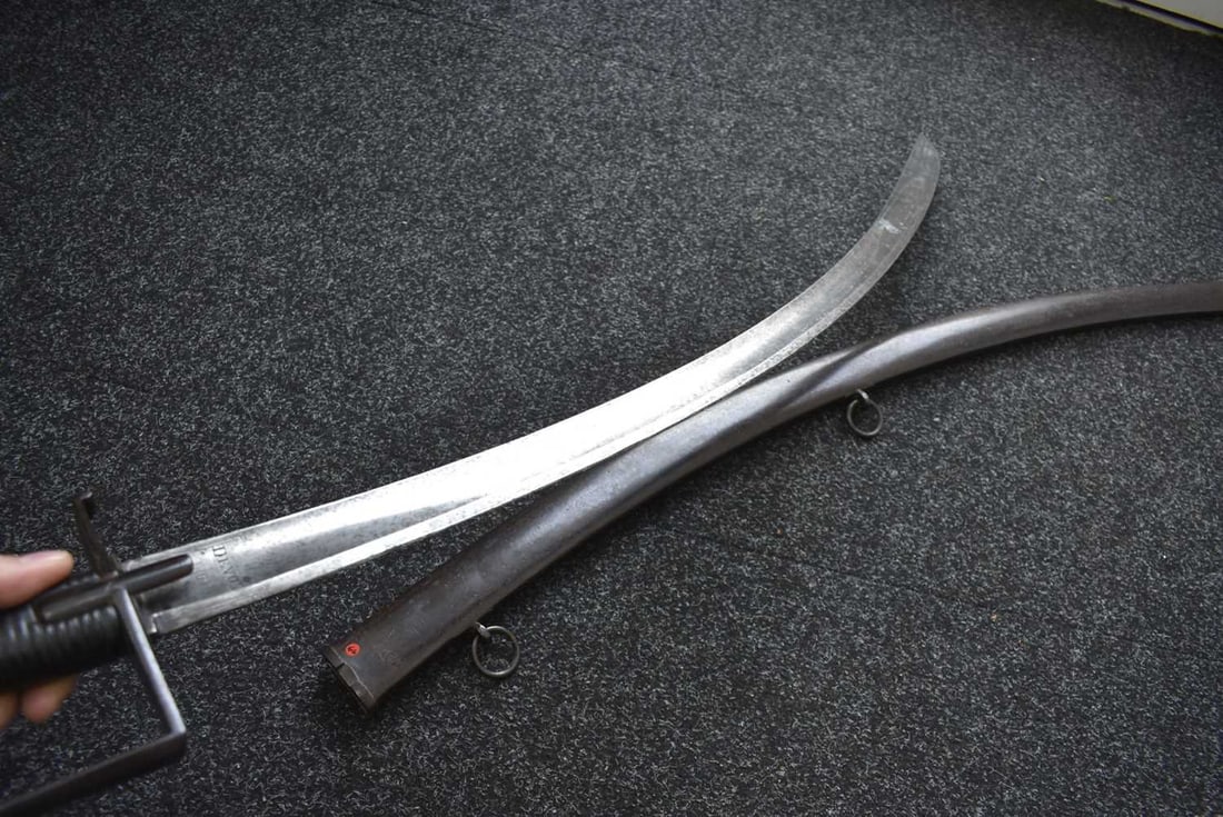 A 1788 PATTERN LIGHT CAVALRY SABRE TO THE DEVON LIGHT DRAGOONS, - 3