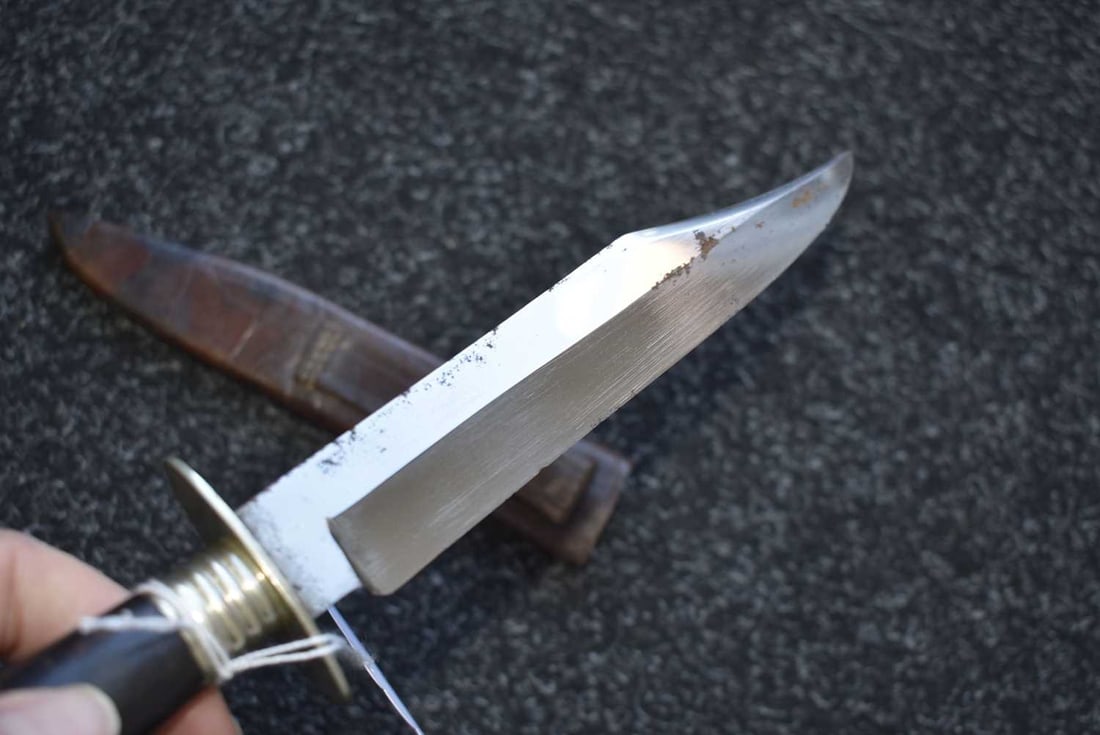A SMALL BOWIE KNIFE, - 2