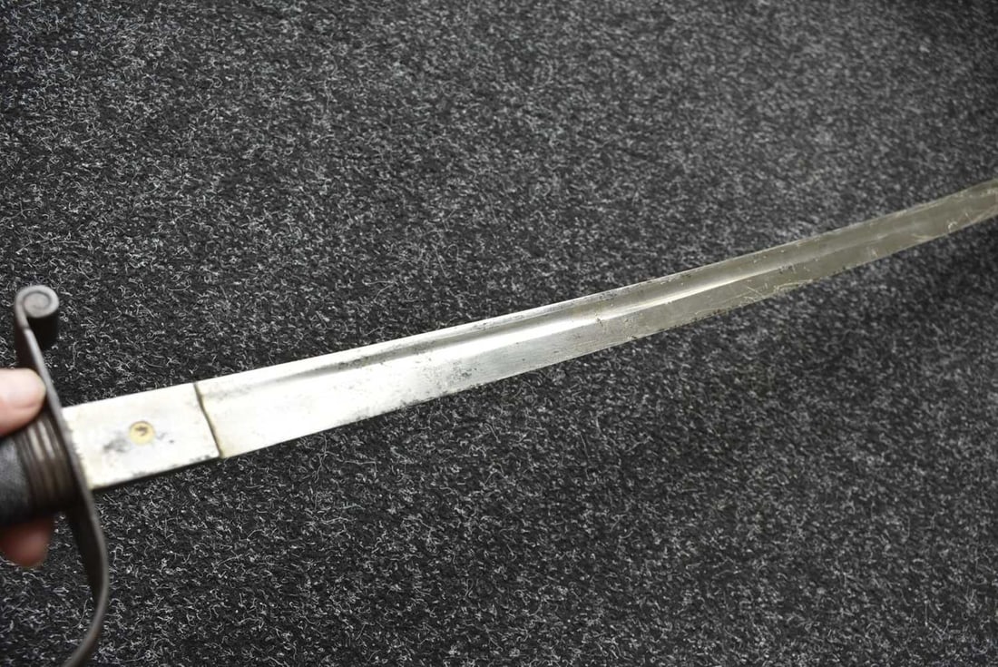 A HOUSE HOLD CAVALRY PRESENTATION SWORD, - 16