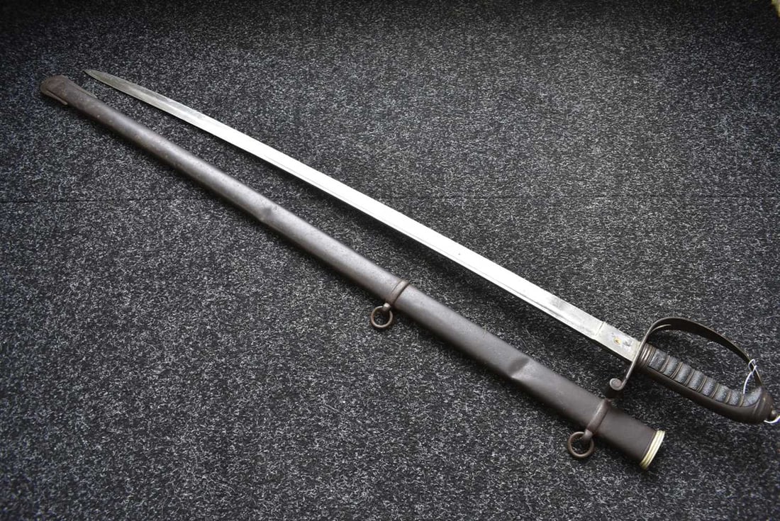 A HOUSE HOLD CAVALRY PRESENTATION SWORD, - 8