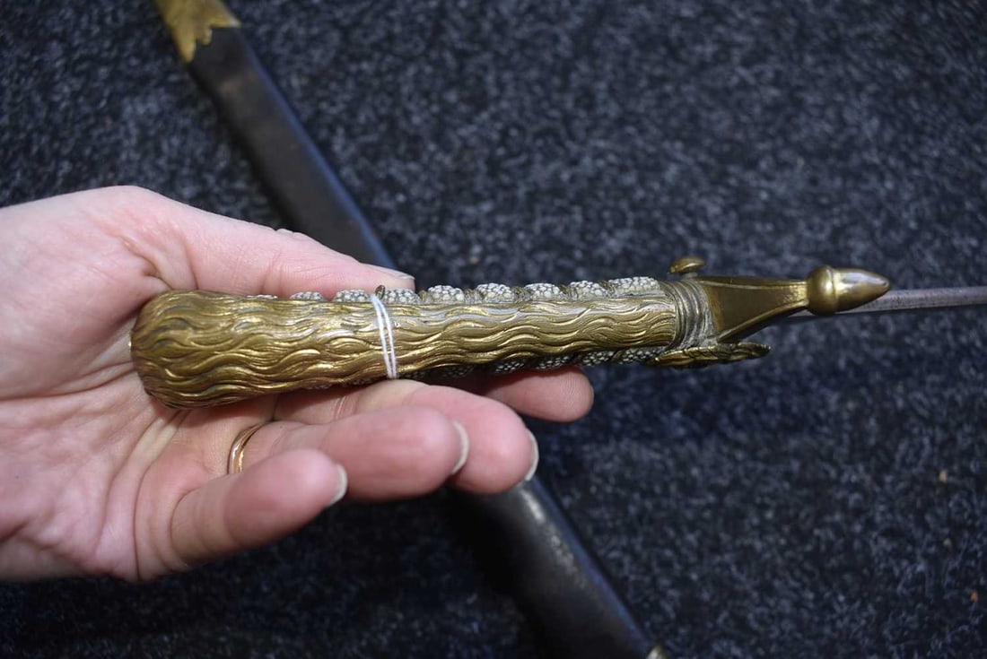 AN 1879 PATTERN BRITISH NAVAL DIRK, - 4