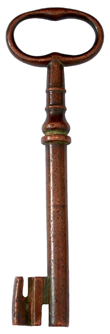 A SCARCE LATE 18TH CENTURY ENGLISH GUNPOWDER MAGAZINE ROOM KEY,: 15.7cm long.