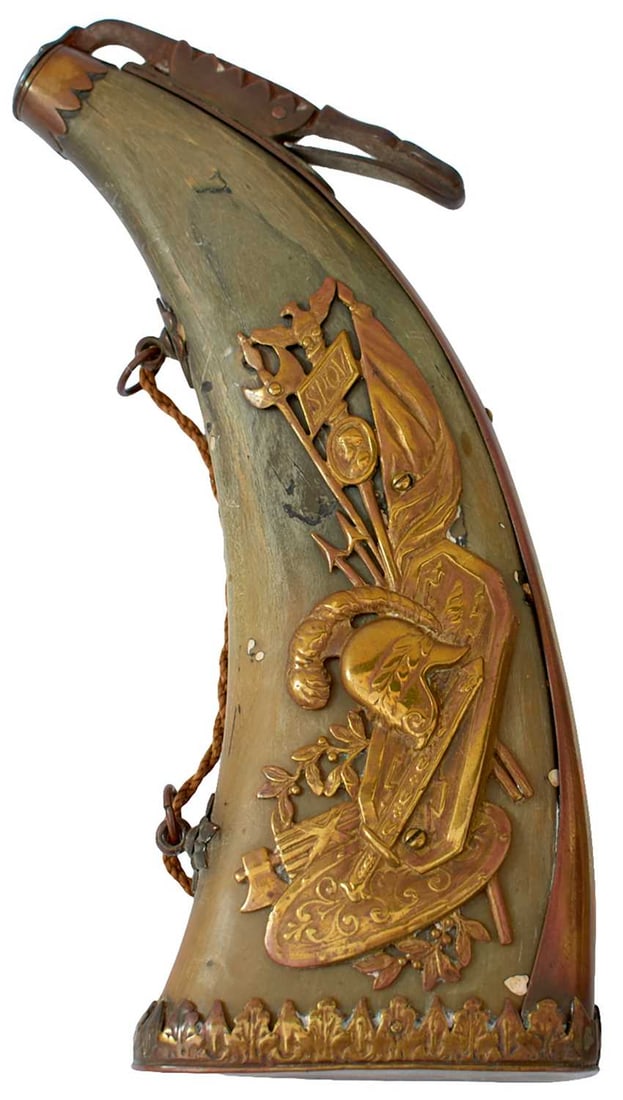 A LATE 18TH OR EARLY 19TH CENTURY ITALIAN POWDER HORN,: the flattened polished horn body applied with a gilt brass stand of arms, sprung iron spout, two hanging rings.