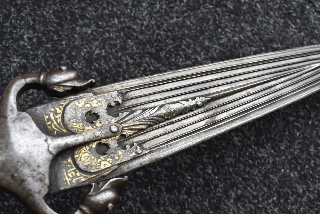 A MOST INTERESTING TEMPLE DAGGER, - 15