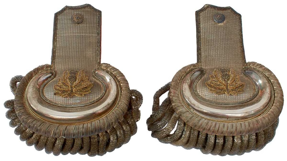 A PAIR OF SCOTTISH DEPUTY LORD LIEUTENANT'S EPAULETTES, (1 of 9)