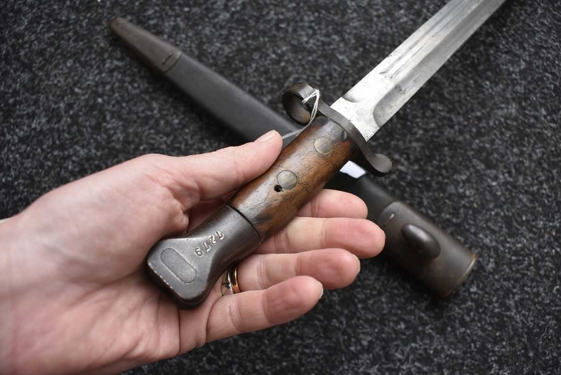 AN 1888 MKI PATTERN SECOND TYPE BAYONET, - 10