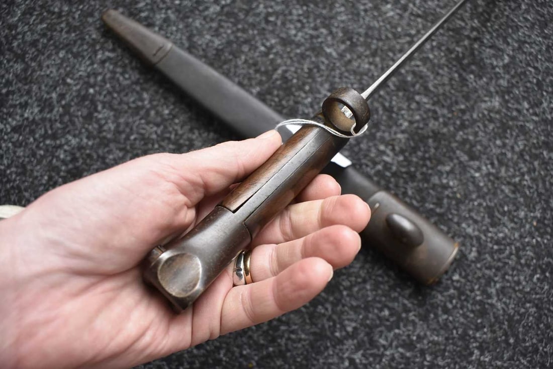 AN 1888 MKI PATTERN SECOND TYPE BAYONET, - 3