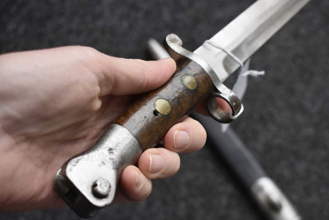 AN 1888 MKI PATTERN SECOND TYPE BAYONET, - 11