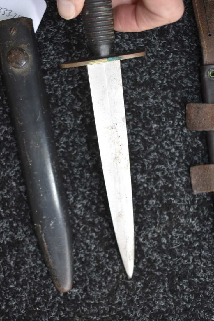 A THIRD PATTERN COMMANDO DAGGER, - 3