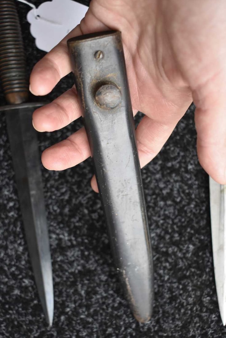 A THIRD PATTERN COMMANDO DAGGER, - 6