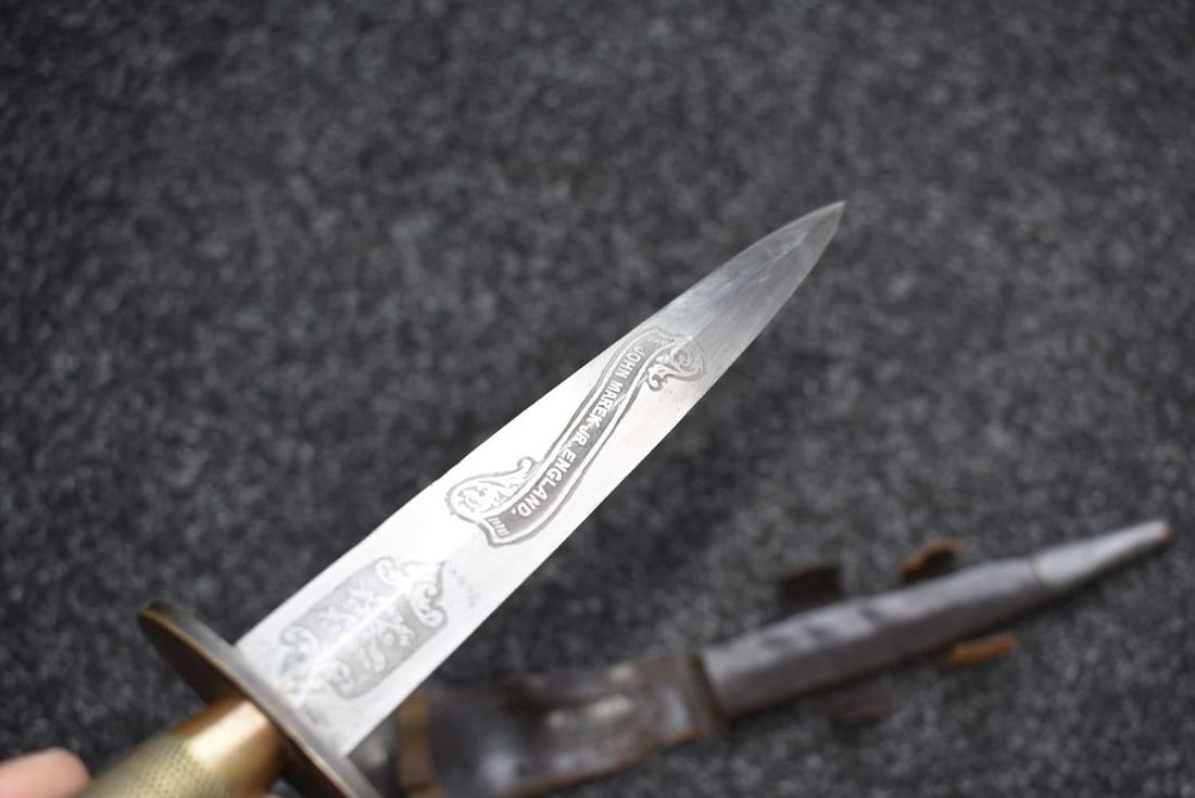 A SECOND PATTERN FAIRBAIRN SYKES COMMANDO KNIFE OR DAGGER, - 6