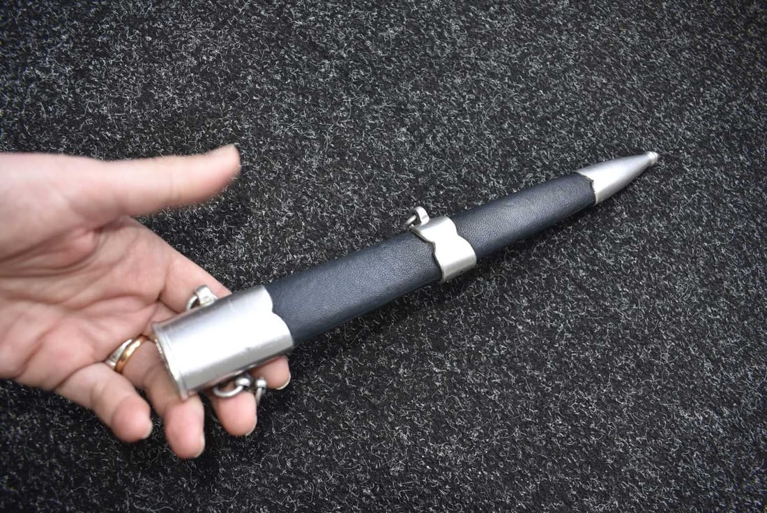 A THIRD REICH FIRST PATTERN LUFWAFFE OFFICER'S DAGGER, - 7