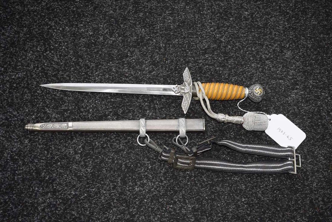 A THIRD REICH SECOND PATTERN LUFTWAFFE OFFICER'S DAGGER, - 13